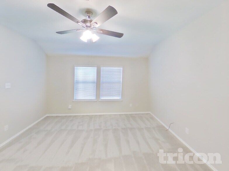 Building Photo - 1114 Bellevue Dr