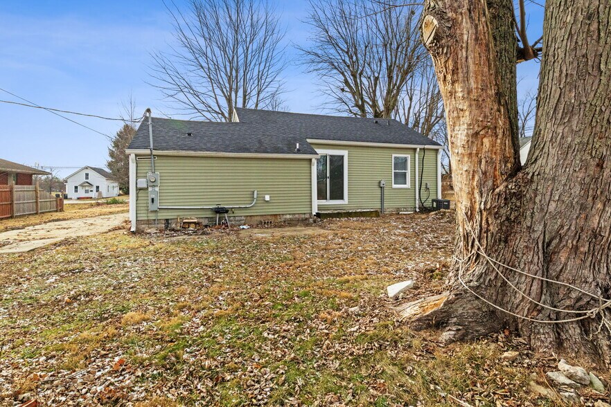 Building Photo - 522 W Vinyard St