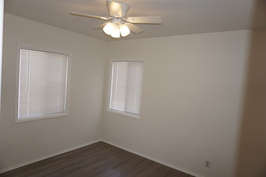 Building Photo - 7633 Enfield Ave