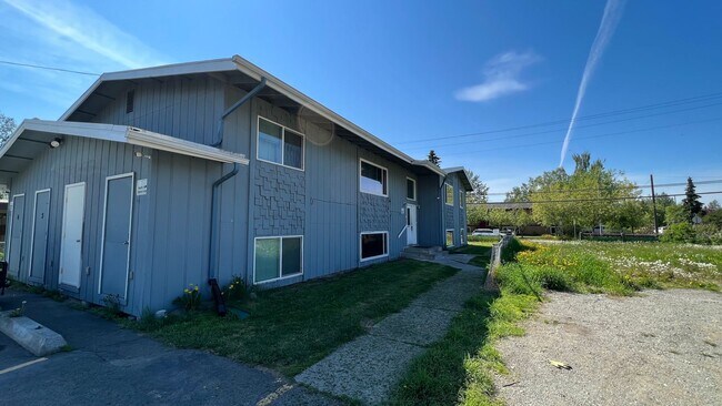Building Photo - 1103 Karluk St