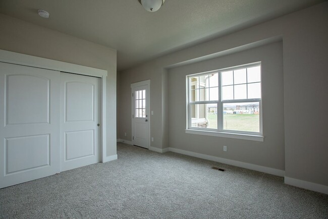 Building Photo - 4902 Brookfield Dr