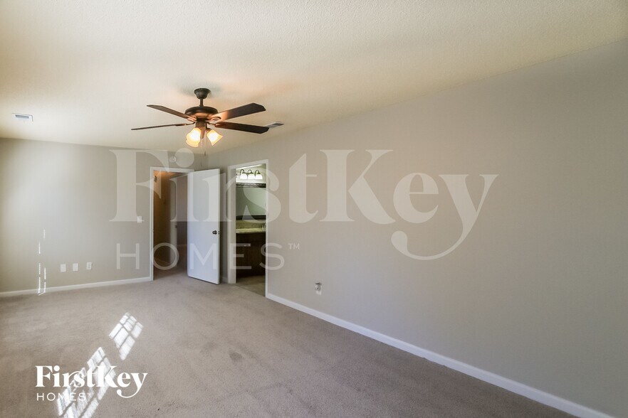 Building Photo - 130 Whisperwood Ln