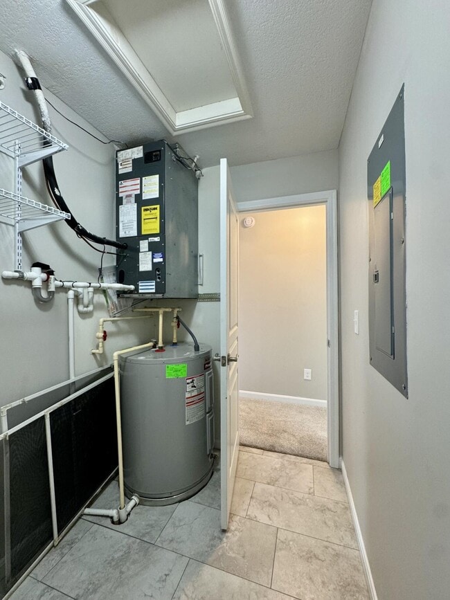 Building Photo - 2065 Timberwyck Ln