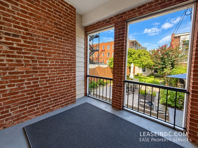 Building Photo - 1211 Park Rd NW