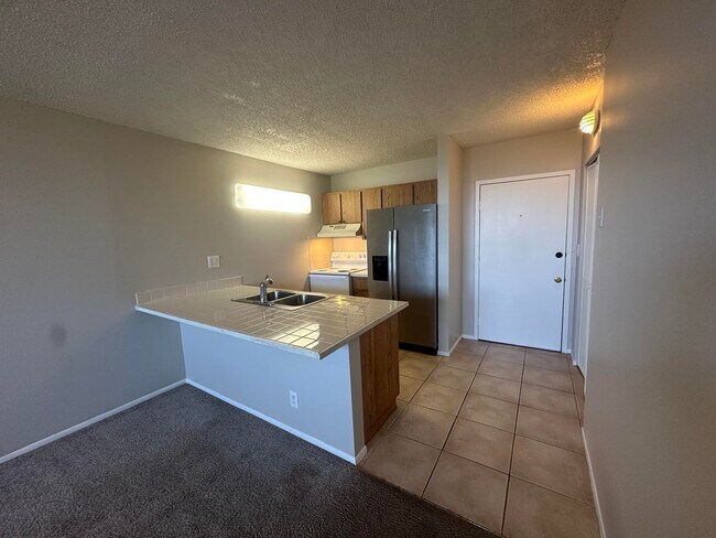 Building Photo - 2501 Riverside Dr