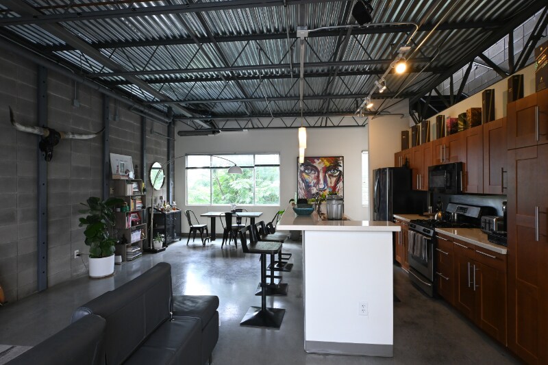 Building Photo - 4801 S Congress Ave