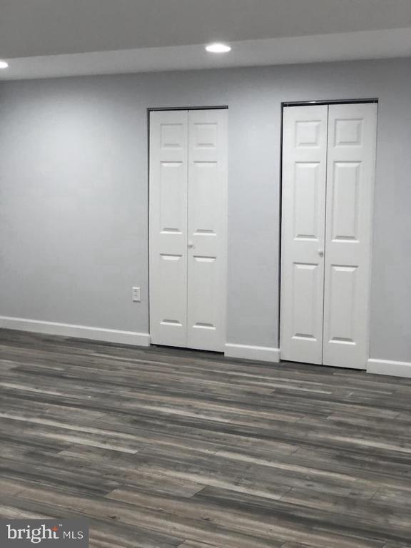 Building Photo - 991 Farm Haven Dr