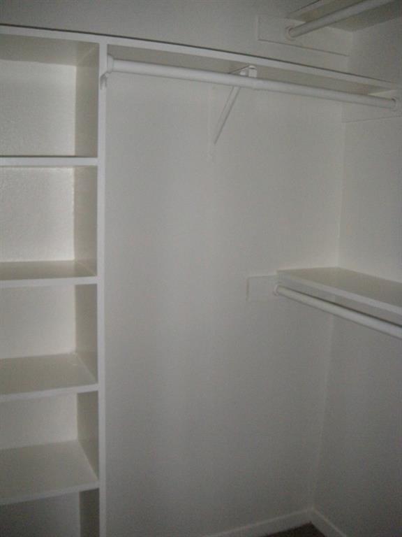 Building Photo - 915 W 23rd St