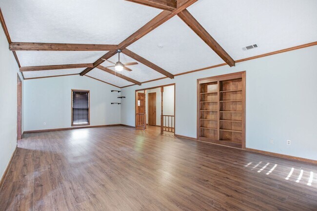Building Photo - FOR RENT in NORTH COLUMBUS! Available NOW!