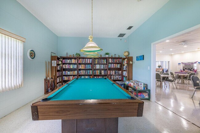 Building Photo - 180 High Point Terrace E