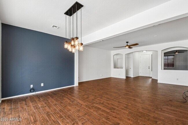 Building Photo - 2801 E Lindrick Dr