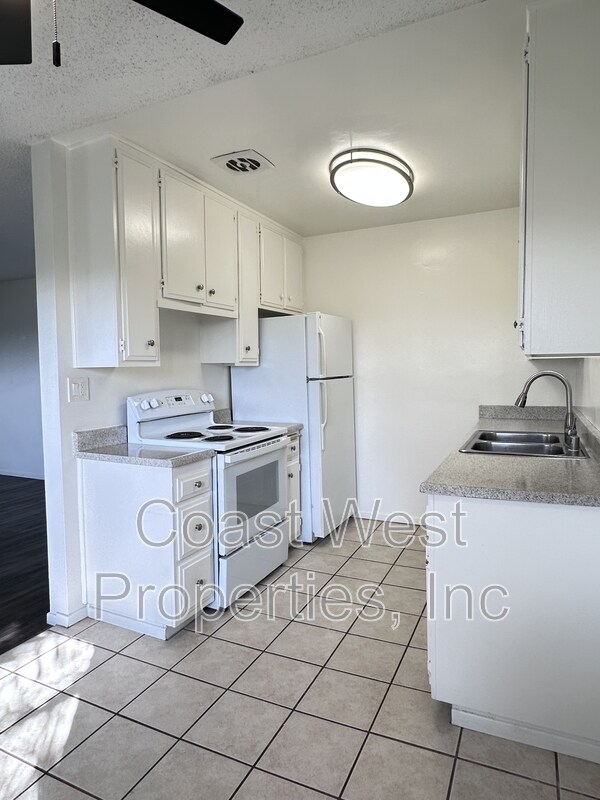 Building Photo - 1810 Broadway St