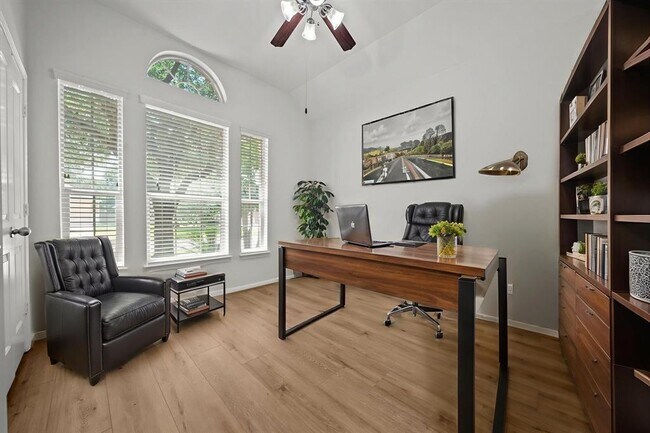 Building Photo - 1055 Forest Haven Ct