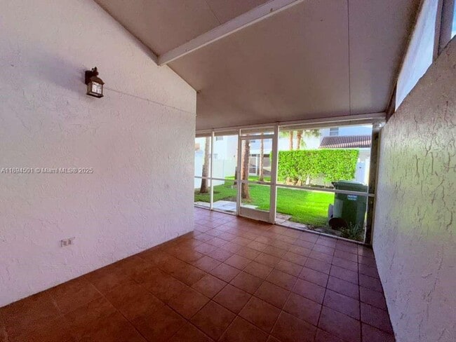 Building Photo - 16839 SW 1st Manor