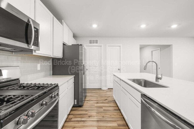 Building Photo - 10154 Chatham Run Ln