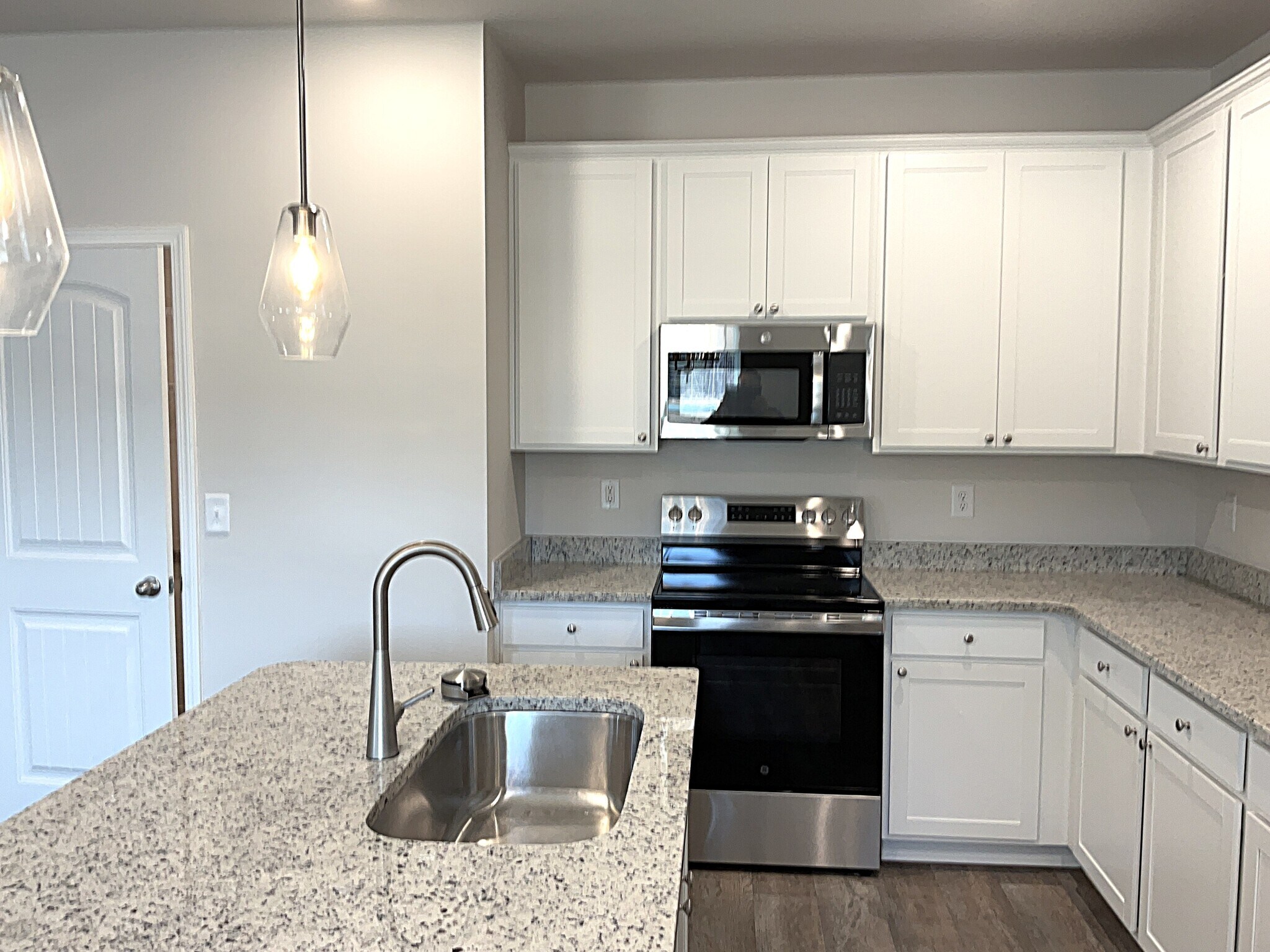 Building Photo - 3216 Emberly Dr