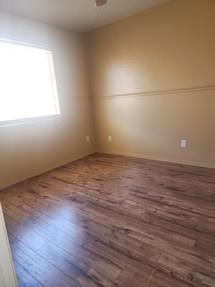 Building Photo - 4042 E Big Game Pl