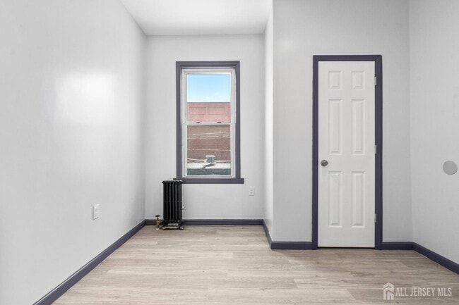 Building Photo - 211 N 13th St