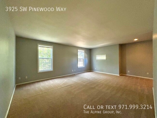 Building Photo - 3925 SW Pinewood Way