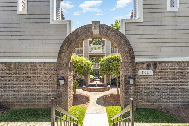 Building Photo - Delightful 2-bedroom, 2-bathroom condo