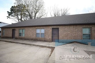 Building Photo - 1209 Warren St