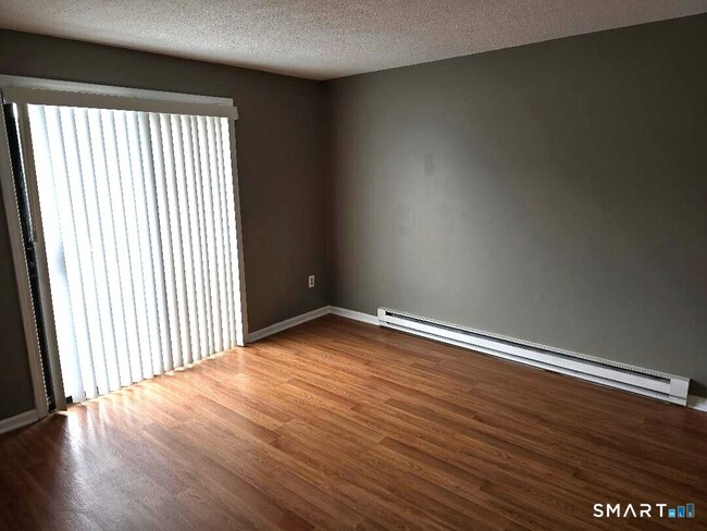 Building Photo - 1448 Meriden Rd