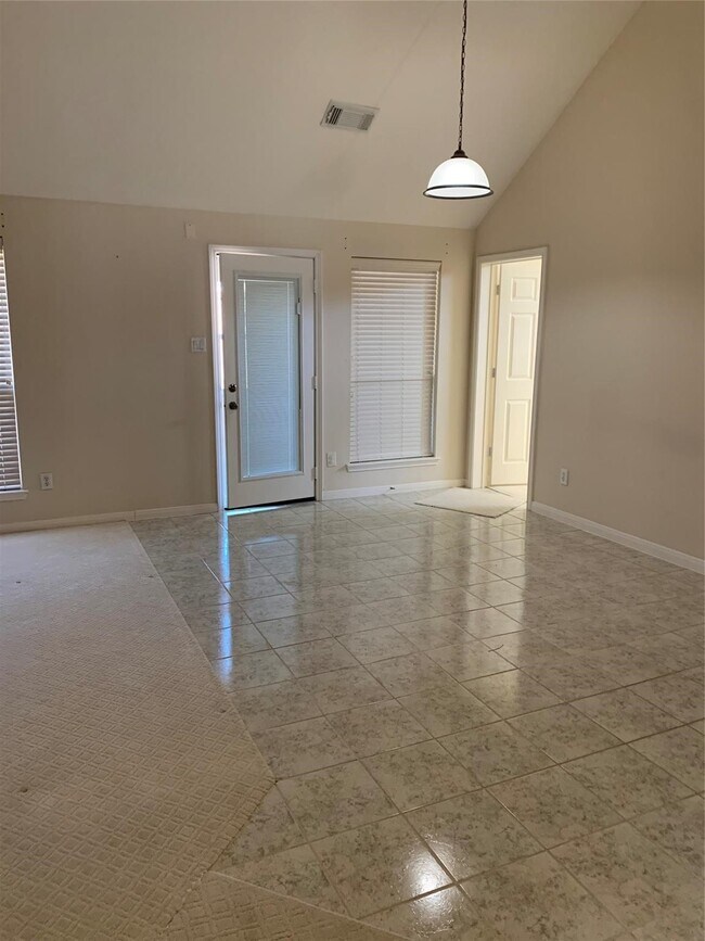 Building Photo - 2621 Tidenhaven Dr