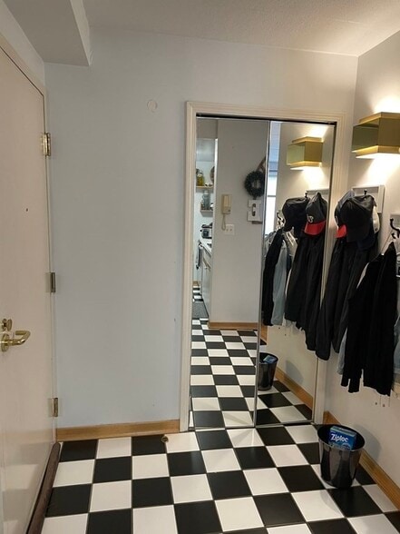 Building Photo - 1933 Commonwealth Ave