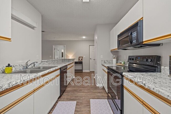 Building Photo - 74 Fantasy Ln