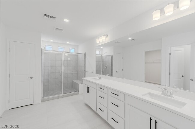 Building Photo - 5749 S Tioga Way