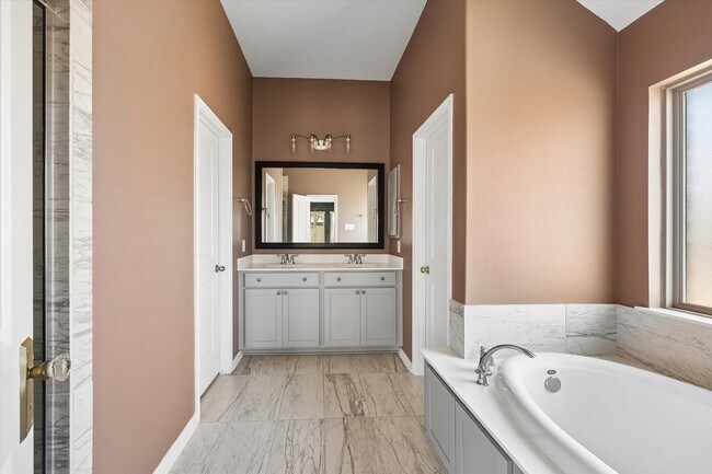 Building Photo - 3738 Amoroso Dr