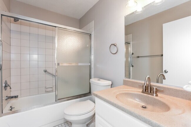 Building Photo - 3207 Acapulco Dr