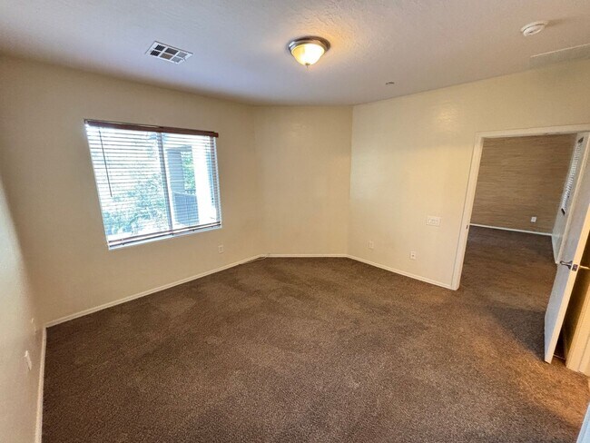 Building Photo - Beautiful 3Bed/2Bath/1Car Condo in Sky Pointe Community – Northwest Las Vegas!
