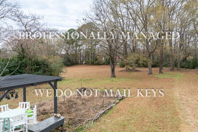 Building Photo - 321 E Branch St