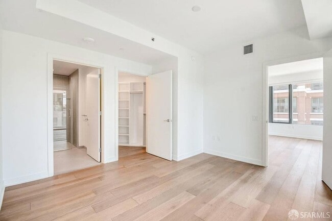 Building Photo - 280 Spear St