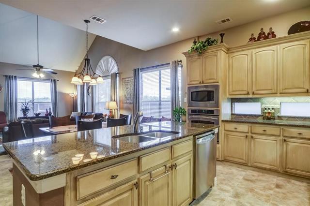 Building Photo - 2005 Loma Alta Dr