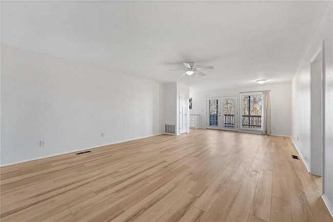 Building Photo - 14804 Dutchmans Dr
