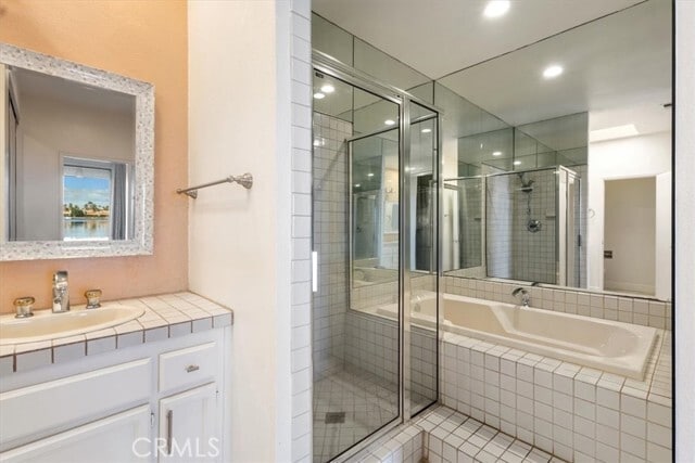 Building Photo - 77 Lakeshore Dr