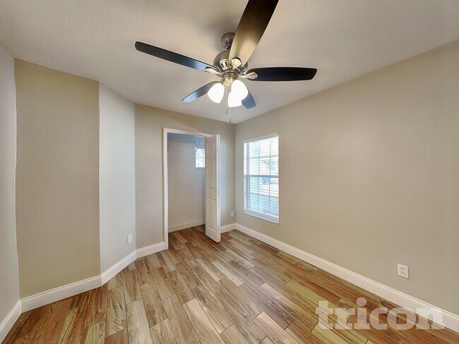 Building Photo - 10123 41st Ct E