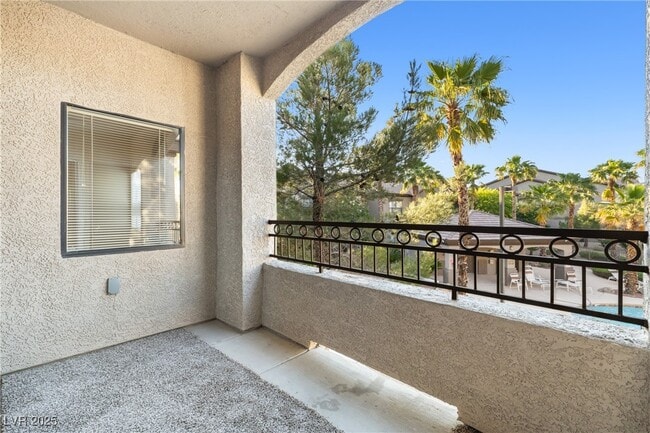 Building Photo - 8250 N Grand Canyon Dr