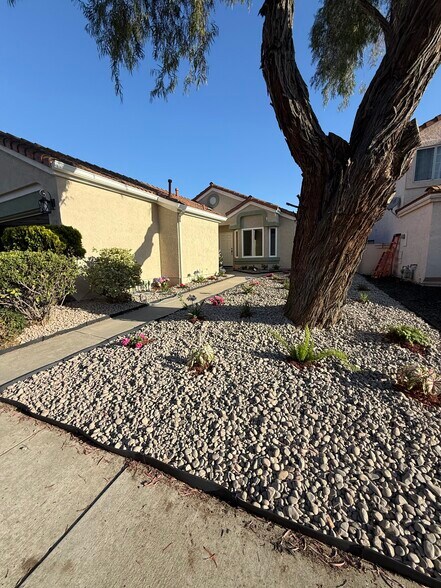 Building Photo - 2136 Waterside Dr