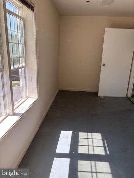 Building Photo - 304 Academy St