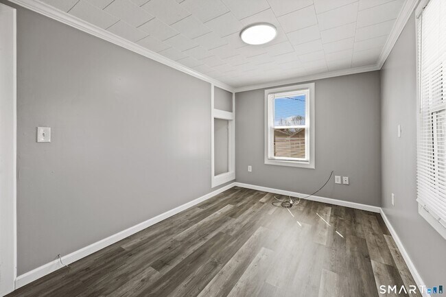 Building Photo - 62 Edgewood Rd