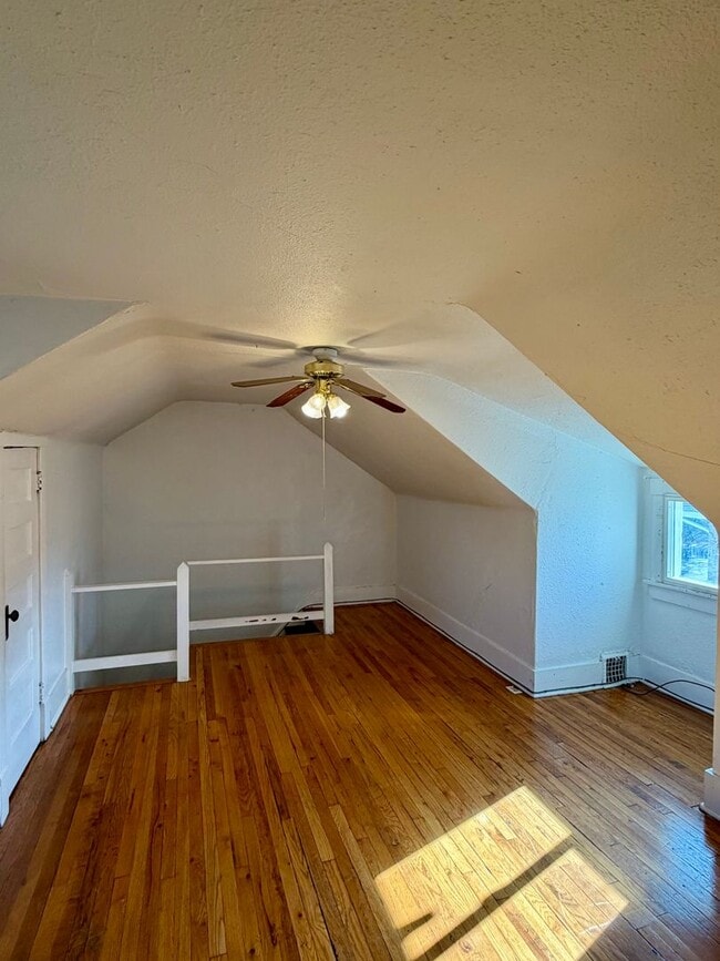 Building Photo - For Rent 4 Bedroom 1 Bath Field Club Row House