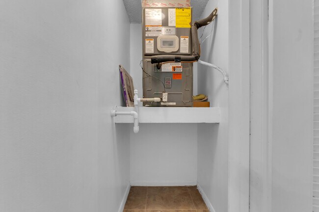 Building Photo - 1224 S Military Trail