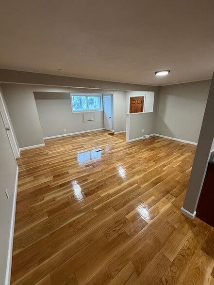 Building Photo - 23 Roughan St