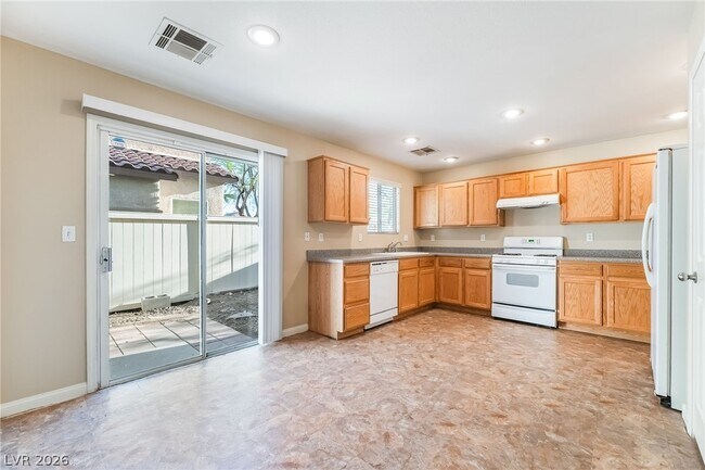 Building Photo - 1160 Blue Magenta Ave