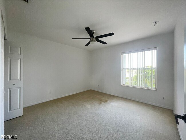 Building Photo - 17038 Tremont St