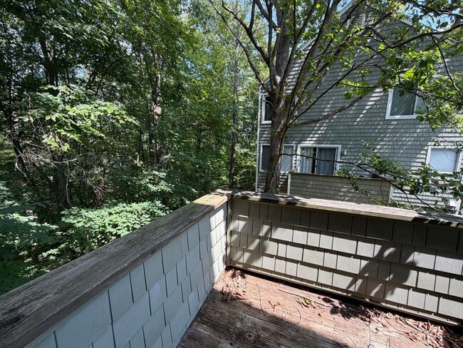Building Photo - 1250 Clifden Green