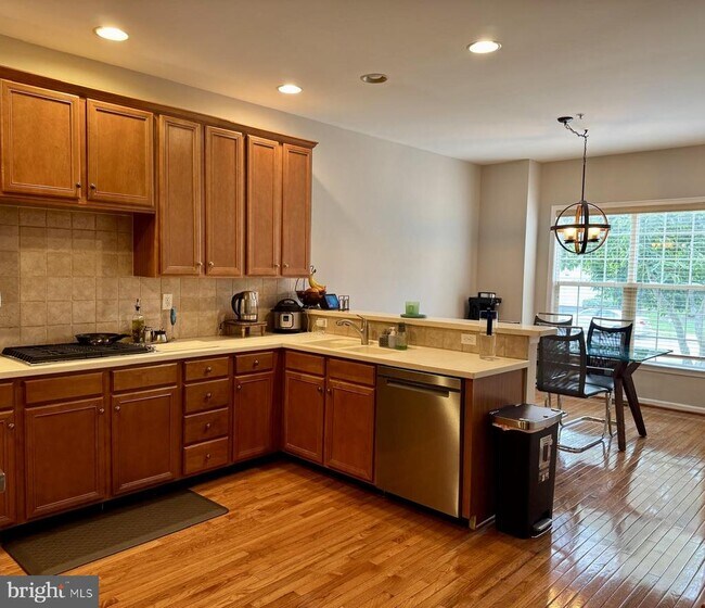 Building Photo - 240 Torrey Pine Ct
